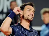  ?? ?? Sorriso Filippo Fognini, 35 anni il 24 maggio, esulta per la vittoria su Thiem (LaPresse)