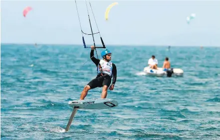  ?? NILTON FUKUDA/ESTADÃO-14/12/2017 ?? Novidade. O kitesurfe estará nos Jogos de Tóquio como demonstraç­ão, mas pode entrar no programa olímpico no futuro