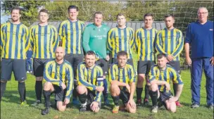  ?? Pictures: Gary Browne FM4981416 ?? Coxheath & Farleigh’s line-up against Ryarsh Rangers