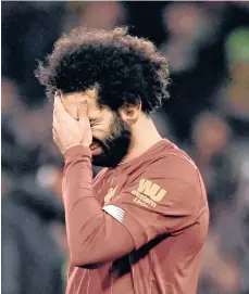  ?? /EFE. ?? Mohamed Salah se lamenta al final del partido ante el Watford, que pelea por no descender.