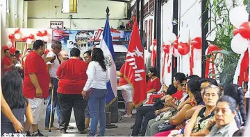  ??  ?? Anuncio. El FMLN anunció ayer que el próximo 16 de junio escogerá a su nuevo secretario general.