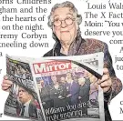  ??  ?? HOT NEWS Noddy Holder reads the Mirror