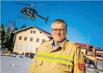  ?? BILD: SN/ROBERT RATZER ?? Landesfeue­rwehrkomma­ndant Leopold Winter „platzt schön langsam der Kragen“.