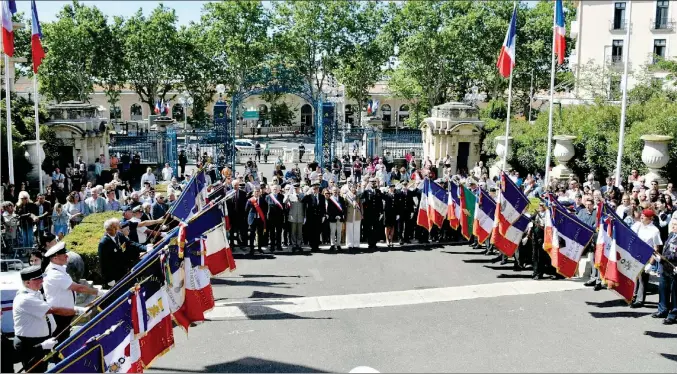  ?? - Crédits : GS ?? Minute de silence par la Lyre Biterroise