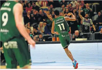  ?? PEPE GÓMEZ ?? Tyson Carter celebra en el partido ante el Casademont Zaragoza.