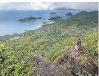  ?? FOTO: CHRIS CLOSE/STB/DPA-TMN ?? Von den Bergen aus bekommen Seychellen-Urlauber einen neuen Eindruck von der Inselwelt.