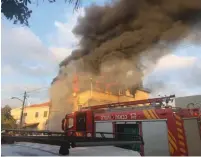  ?? (Israel Police) ?? CARMEL MAUDA’S residence in Rosh Ha’Ayin burns on Saturday morning.