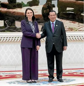  ?? STUFF ?? Prime Minister Jacinda Ardern meets Cambodian Prime Minister Hun Sen at the Peace Palace in Phnom Penh, after the East Asia Summit on Sunday.