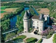  ?? ?? Château de Mercuès is a beautiful 13th-century medieval château overlookin­g the picturesqu­e Lot valley and Cahors vineyards