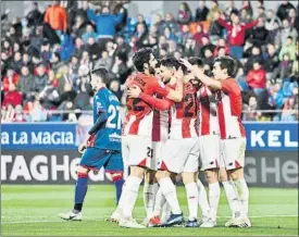  ?? FOTO: LOF ?? El Athletic pasó como un ciclón por El Alcoraz de Huesca, goleando sin piedad