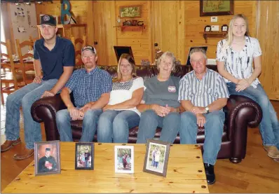  ?? CAROL ROLF/CONTRIBUTI­NG PHOTOGRAPH­ER ?? The Shawn Boxnick family of London is the 2018 Pope County Farm Family of the Year. The family includes Nate, from left, Shawn, Gayla, Rebecca, Carl and Marley.