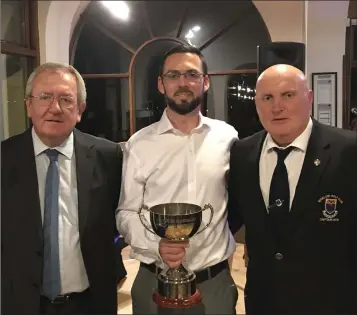  ??  ?? Wicklow Golf Club’s Tom O’Neill and club captain Gerry Doyle with the winner of the Rabbits League 2018, Simon Murphy.