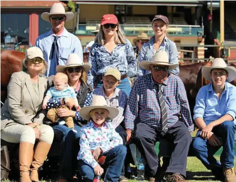  ?? PHOTOS: CONTRIBUTE­D ?? SUPPORTIVE FAMILY: Shane Hatton, Renee Schriek, Jordyn Schriek, Cheryl Hatton, Chloe Hatton, Harry Hatton, Jake Hatton, Roger Hatton, Sam Schriek and Taylah Hatton at Ekka 2018.