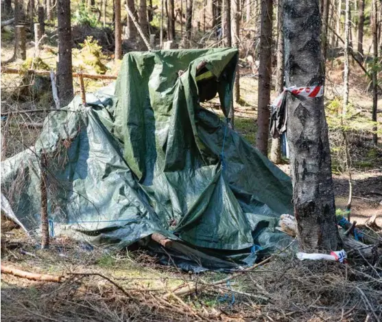  ?? FOTO: AUDUN BRAASTAD, NTB SCANPIX ?? TELTPLASS: En teltplass i Maridalen i naerheten av der det ble funnet en død og forbrent person onsdag.