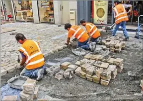  ??  ?? Syndicats et patronat s’opposent aussi sur la question de la pénibilité.