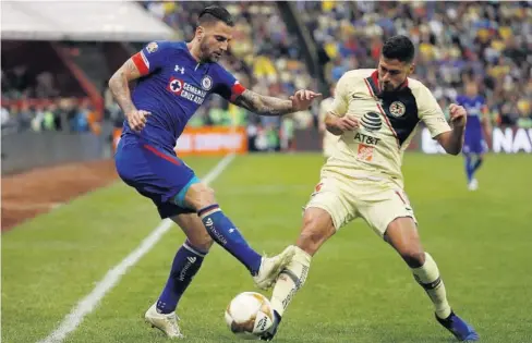  ?? FOTO: JAM MEDIA ?? &gt; Cruz Azul y América no se hicieron daño en la ida.