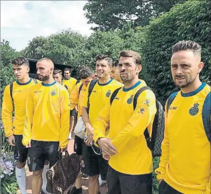  ?? FOTO: RCDE ?? Los jugadores pericos, a su llegada al hotel de Manchester. Hoy se miden al Burnley, una de las sensacione­s de la Premier el año pasado