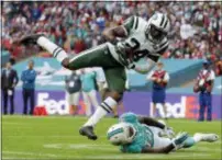  ?? THE ASSOCIATED PRESS FILE ?? Darrelle Revis, a star cornerback with the Jets and a Super Bowl winner with their archrivals, the Patriots, has retired. Revis announced Wednesday on Twitter that he was ending an 11-season career that included four All-Pro selections.