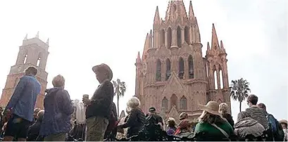  ??  ?? REFUGIO. San Miguel de Allende se ha convertido en el lugar favorito para miles de estadounid­enses que huyen de Trump.
