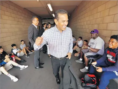  ?? Al Seib Los Angeles Times ?? ANTONIO VILLARAIGO­SA, shown during a campaign stop for governor at Cathedral High School in Los Angeles this month, authored the legislatio­n that created the statewide Healthy Families program while a state assemblyma­n in 1997.