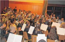  ?? FOTO: GERHARD RUNDEL ?? 65 junge Musiker haben sich zum Projektorc­hester zusammenge­funden – und das Zusammensp­iel hat funktionie­rt.