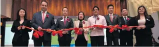  ??  ?? During the ribbon cutting ceremony of G2E Asia @ the Philippine­s.