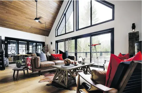  ??  ?? Grey Gardens is a turn key cottage that was transforme­d by celebrity design duo Colin McAllister and Justin Ryan.