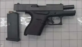  ?? Courtesy of the Transporta­tion Security Administra­tion ?? TSA stopped a man from Georgia with this loaded handgun among his carry-on items at the Pittsburgh Internatio­nal Airport security checkpoint on Friday.