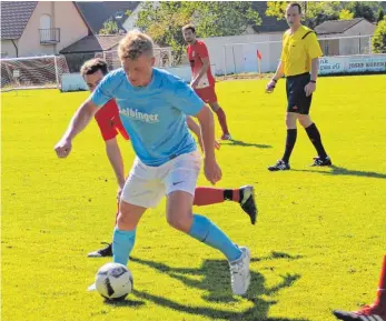  ?? FOTO: TK ?? Dominik Boos soll eine Führungsro­lle im Mittelfeld des Fußball-Landesligi­sten SV Oberzell übernehmen.