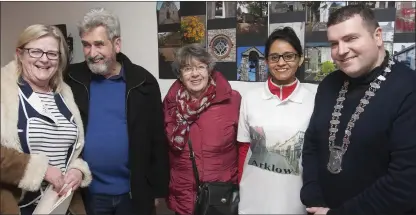  ??  ?? Sandra Hall, Peter and Jacinta Cooper, Narinder Kaur and Cllr Tommy Annesley.