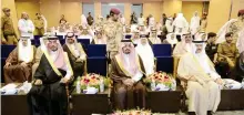  ??  ?? أمير منطقة عسير ونائبه واألمير سلطان بن سلمان خالل تدشين الملتقى.