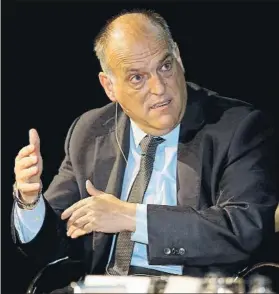  ?? FOTO: MORATA ?? Javier Tebas, presidente de LaLiga, repasó los temas de actualidad de fútbol