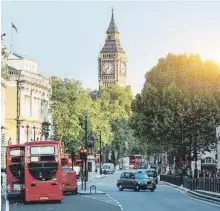  ??  ?? Londres
Objetivo, reducir la desigualda­d Ocuparía el quinto puesto de ciudades más sostenible­s según Arcadis, que recomienda más medidas para mejorar el aire que se respira en la ciudad y para fomentar la movilidad sostenible. Además, debe hacer...