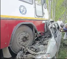  ?? HT PHOTO ?? The car flattened by the bus near Ramrai village of Jind district on Monday.