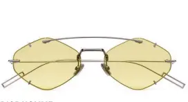  ??  ?? DIOR HOMME Metal frame sunglasses € 390
