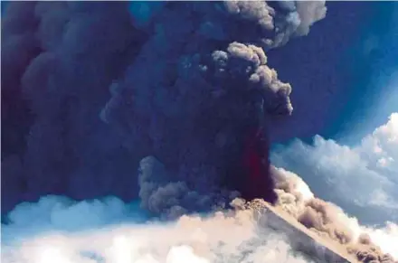  ?? AFP PIC ?? Papua New Guinea’s Ulawun volcano spewing lava yesterday.