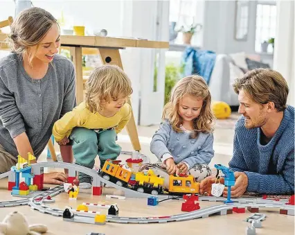  ??  ?? Kann Zuckerrohr herkömmlic­hes Plastik ersetzen? Lego will bis 2030 nachhaltig­er werden.