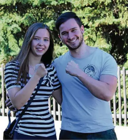  ??  ?? Isabell Schaefer () und Benedikt Schult () freuen sich auf die Weltmeiste­rschaften in Dalfsen. Benedikt Schult war  WM-Zweiter im Karate und arbeitet in Chemnitz bei der Bereitscha­ftspolizei. Foto: Andreas Rabel