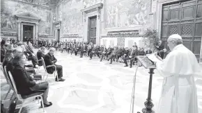  ?? EFE ?? El Papa recibió ayer en el Vaticano a los líderes europeos que están en Roma.