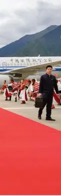  ??  ?? BATTLE STATIONS?
PM Modi rides an army tank as he reviews the troops in Nov. 2020; Xi Jinping arrives in Nyingchi airport, Tibet, July 21, 2021