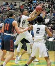  ?? STAN HUDY - SHUDY@DIGITALFIR­STMEDIA.COM ?? Shenendeho­wa junior Abbas Merchant drives the lane against Liverpool Saturday night at Hudson Valley Community College during the NYSPHSAA Class AA Regional. March 10, 2018.