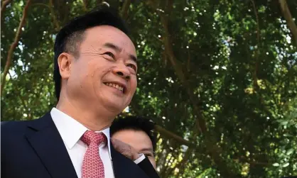  ??  ?? Chinese-Australian billionair­e Chau Chak Wing is suing Fairfax Media and journalist John Garnaut for defamation.