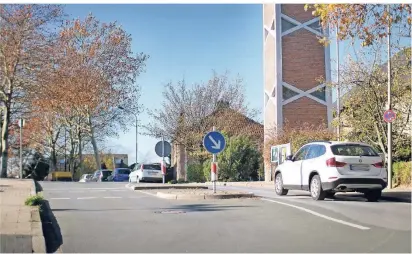  ?? RP-FOTO: ACHIM BLAZY ?? An der Rheinlands­traße zwischen der Ludgeruski­rche und dem Netto Markt wurde die Ampel entfernt.