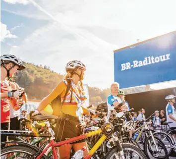  ?? Archivfoto: Fabian Stoffers ?? Die zweite Etappe der BR Radltour führt nach Nördlingen. Nach der Ankunft am Marktplatz geht das Unterhaltu­ngsprogram­m auf der Kaiserwies­e weiter, wo später dann auch Kim Wilde auftreten wird.