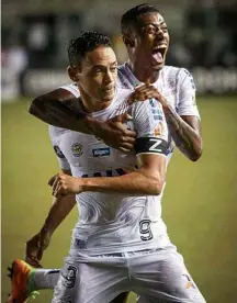  ?? Flavio Hopp/Raw Image/Folhapress ?? Ricardo Oliveira comemora seu primeiro gol na temporada LIBERTADOR­ES