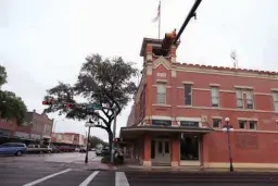  ?? Associated Press ?? n This March 9 photo shows the city of Kingsville, Texas. Kingsville, in partnershi­p with the UTSA, is embarking on $2.4 million of improvemen­ts downtown.