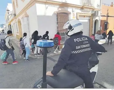  ?? D.C. ?? Traslado de los alumnos al colegio Quintanill­a para ir al comedor.