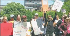  ?? Emily DiSalvo / CTNewsJunk­ie.com ?? Pro-choice advocates gather Tuesday outside the Capitol.