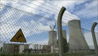  ??  ?? La centrale nucléaire de Tricastin (Drôme) est la plus proche de Draguignan.