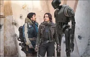  ??  ?? Diego Luna et Felicity Jones, les rebelles de Rogue One: A Star Wars Story.